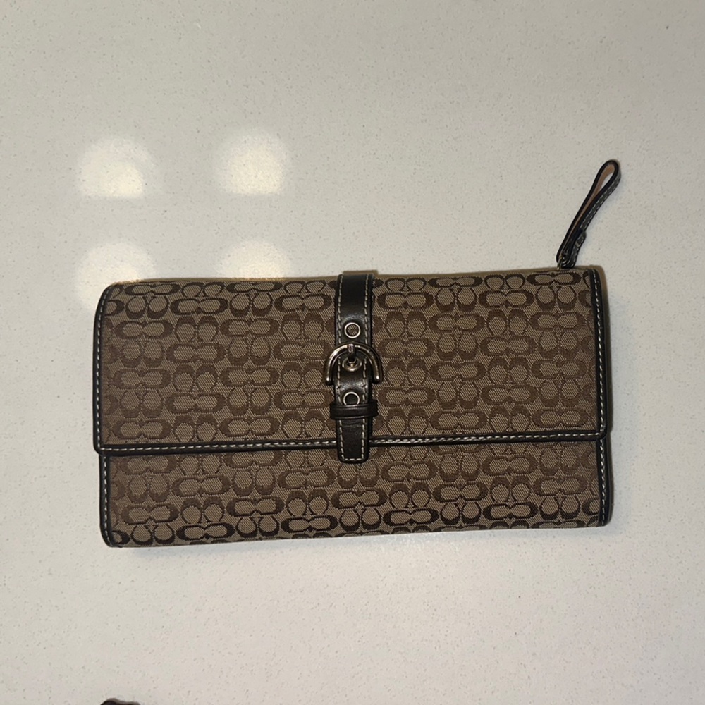 Vintage Coach Brown Monogram Wallet with Brown Trim with Check book, Never used